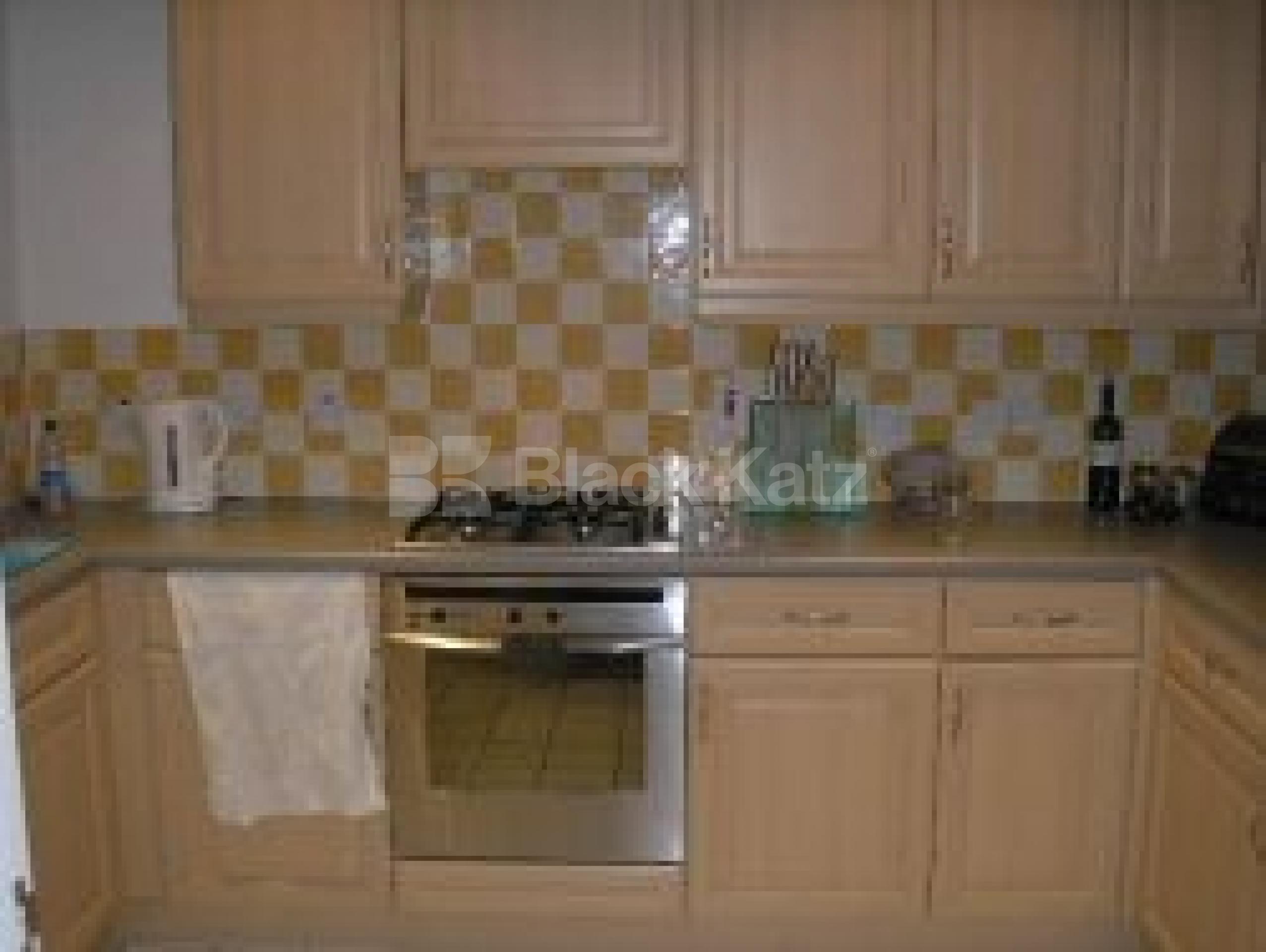 			2 Bedroom, 1 bath, 1 reception Flat			 Manor Gardens, HOLLOWAY N7 N7